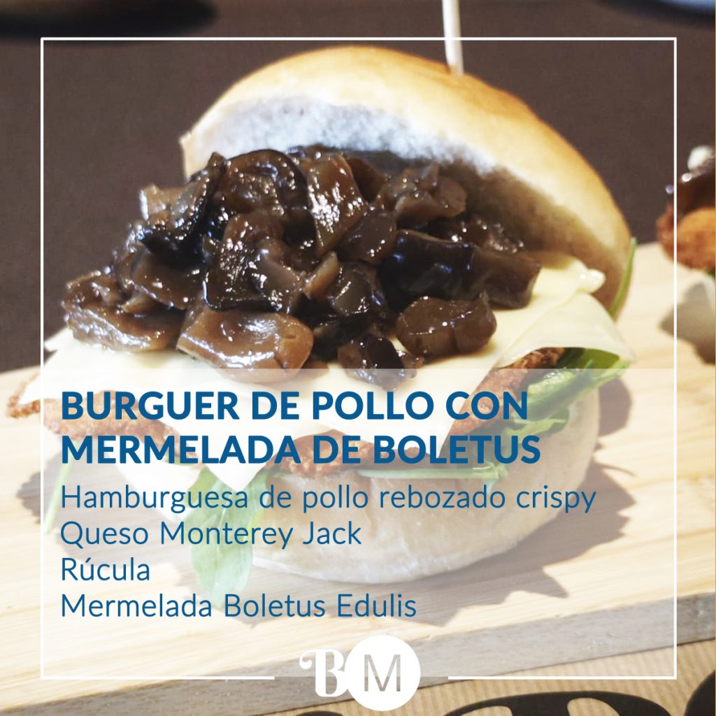 Haburguesa de Pollo y Smermelada de Boletus del Bar Maceira Mos